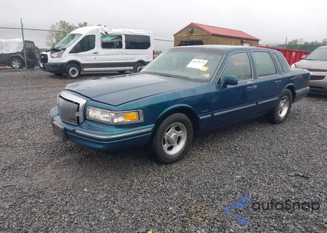 1997 Lincoln Town Car Signature из США, поврежденный, VIN 1LNLM82W6VY647279